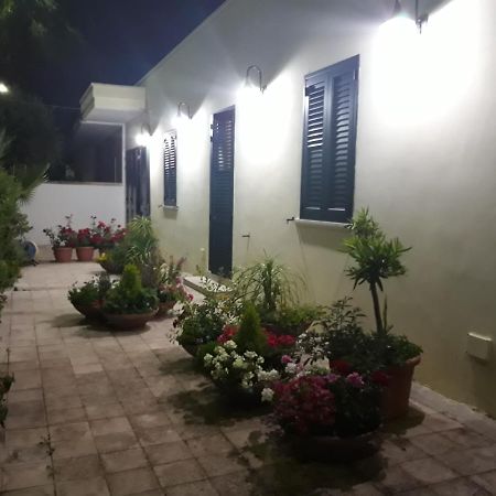 Monolocale Da Anna Lejlighed Porto Cesareo Eksteriør billede